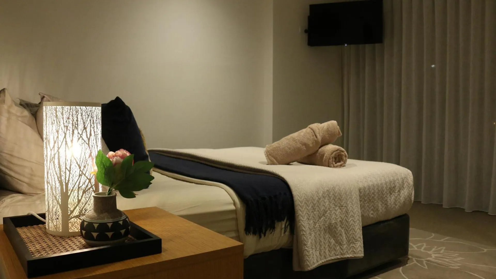 Apartment Broadbeach Stunner Modern And Central Gold Coast